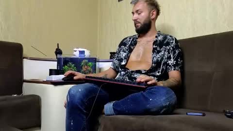 Snapshot of jamienoxus chatting on September 12, 7:08 am Robbie online show from September 12, 7:08 am