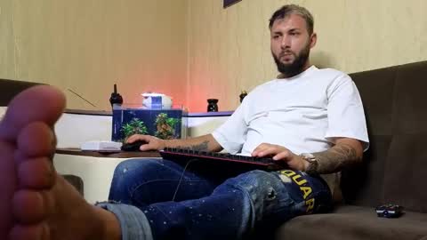 Snapshot of jamienoxus chatting on September 12, 8:42 pm Robbie online show from September 12, 8:42 pm