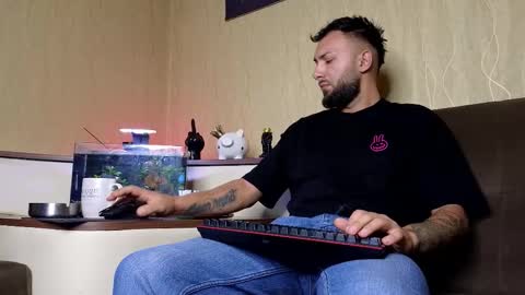 Snapshot of jamienoxus chatting on September 19, 7:54 am Robbie online show from September 19, 7:54 am