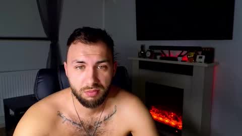 Snapshot of jamienoxus chatting on November 24, 6:35 am Robbie online show from November 24, 6:35 am