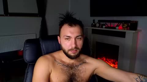 Snapshot of jamienoxus chatting on December 2, 6:41 am Robbie online show from December 2, 6:41 am