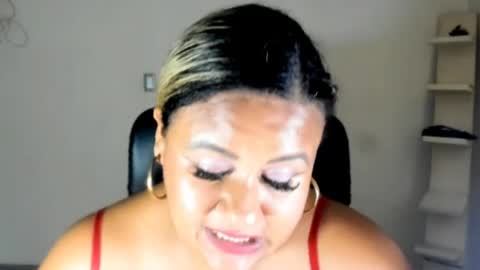 jan_milkhot online show from May 9, 4:23 pm
