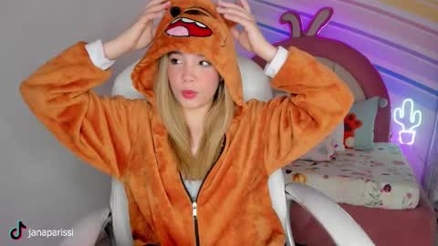 Snapshot of jana_parissi chatting on December 17, 8:37 pm Jana online show from December 17, 8:37 pm