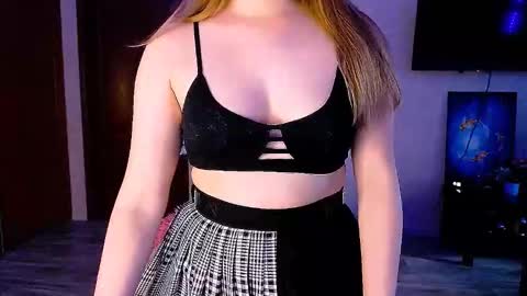 Snapshot of janeblossomhot chatting on October 11, 7:01 pm Jane online show from October 11, 7:01 pm