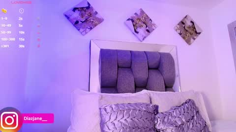 Jennifer online show from April 10, 7:07 pm