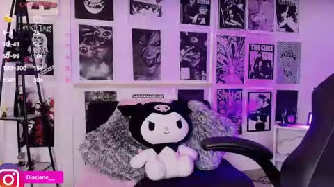 Jennifer online show from July 19, 6:11 pm