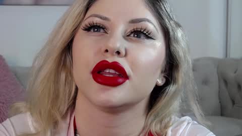 Janelle Brown online show from December 4, 5:33 pm