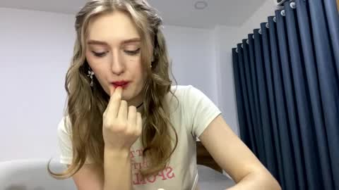 Janie online show from April 13, 4:23 pm