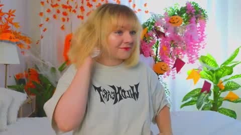 Diane online show from November 8, 11:21 am