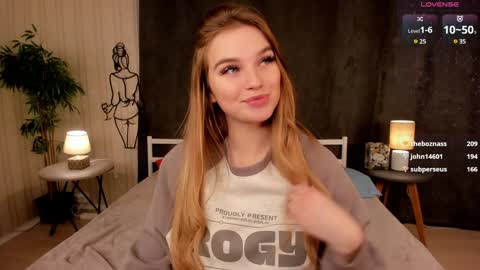 Snapshot of janetjennings chatting on December 28, 9:09 am Day Alice Night Stella online show from December 28, 9:09 am