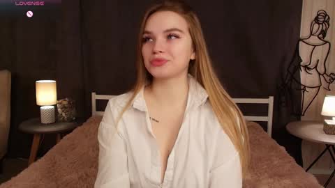 Snapshot of janetjennings chatting on January 25, 6:12 am Day Alice Night Stella online show from January 25, 6:12 am