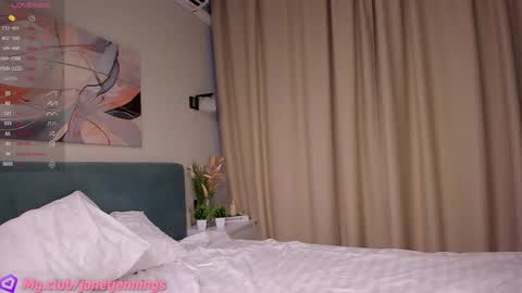 Snapshot of janetjennings chatting on October 22, 6:24 am Day Alice Night Stella online show from October 22, 6:24 am