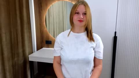 Snapshot of janharens chatting on October 28, 4:42 pm Call me Eva online show from October 28, 4:42 pm