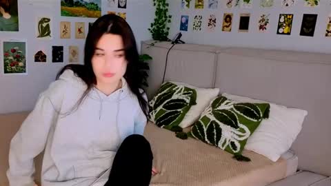 janicerivera online show from April 9, 5:40 am