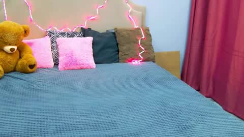 janicerivera online show from April 15, 5:47 am