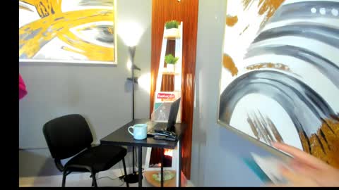 Janinne  online show from April 1, 11:55 am