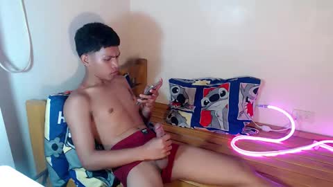 Snapshot of janlloyd04 chatting on September 12, 3:01 pm janlloyd04 online show from September 12, 3:01 pm