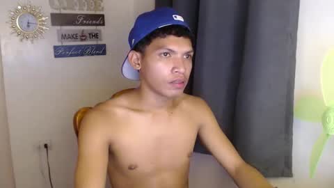 Snapshot of janlloyd04 chatting on October 1, 7:53 pm janlloyd04 online show from October 1, 7:53 pm