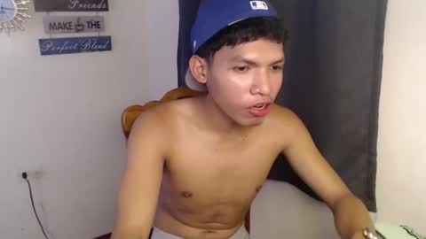 Snapshot of janlloyd04 chatting on October 3, 8:00 am janlloyd04 online show from October 3, 8:00 am