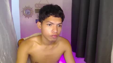 Snapshot of janlloyd04 chatting on October 8, 8:45 am janlloyd04 online show from October 8, 8:45 am