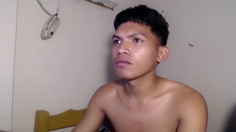 Snapshot of janlloyd04 chatting on October 26, 7:03 am janlloyd04 online show from October 26, 7:03 am