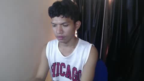 Snapshot of janlloyd04 chatting on November 24, 8:03 am janlloyd04 online show from November 24, 8:03 am