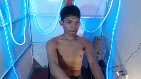 janlloyd04 online show from March 5, 2:40 am