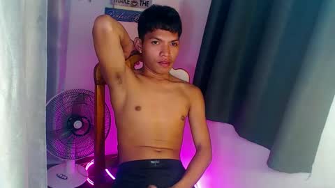 janlloyd04 online show from March 6, 5:04 am