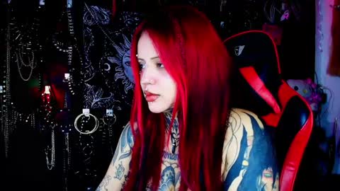 Snapshot of janna_ink chatting on June 5, 4:52 am online show from June 5, 4:52 am
