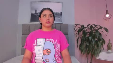 Snapshot of janna_lopezz chatting on November 12, 10:48 am Janna online show from November 12, 10:48 am