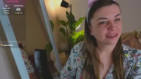 Snapshot of janne_fisher chatting on May 1, 10:03 pm Janne online show from May 1, 10:03 pm