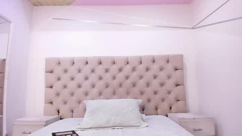 Snapshot of janneblossom chatting on November 17, 10:26 pm Janne online show from November 17, 10:26 pm