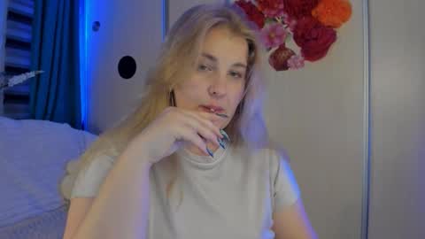 Snapshot of jansylines chatting on October 14, 5:47 pm JansyLines online show from October 14, 5:47 pm