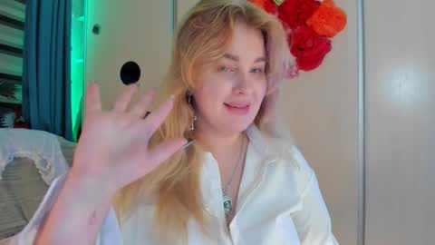 Snapshot of jansylines chatting on October 27, 12:36 am JansyLines online show from October 27, 12:36 am