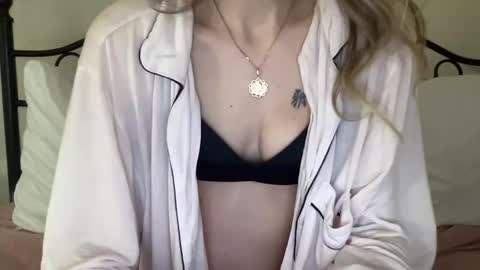 Snapshot of januarydaze chatting on December 19, 8:13 am the small pp whisperer ball puncher online show from December 19, 8:13 am