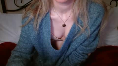 Snapshot of januarydaze chatting on December 16, 6:07 am the small pp whisperer ball puncher online show from December 16, 6:07 am