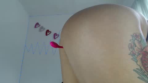 Snapshot of japonesa01 chatting on April 22, 6:53 pm Monik online show from April 22, 6:53 pm