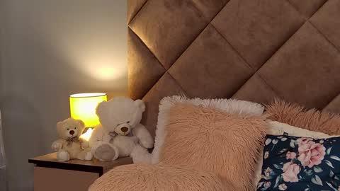 jaquelinemerlot online show from December 12, 7:41 am