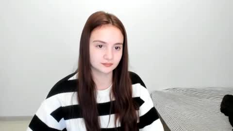 Snapshot of jasmi_girl chatting on December 11, 10:14 am jasmi_girl online show from December 11, 10:14 am