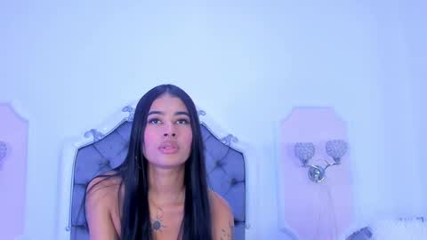 Snapshot of jasmine55__ chatting on December 18, 12:43 am Jasmine online show from December 18, 12:43 am