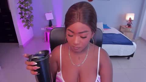 Instagram jasminecampbell1  online show from December 18, 8:48 pm