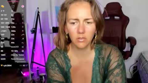 Snapshot of jasminedaze888 chatting on December 3, 10:08 pm Jasmine Daze online show from December 3, 10:08 pm