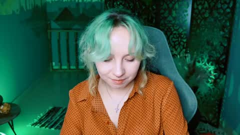 Jasmine online show from January 3, 8:01 pm