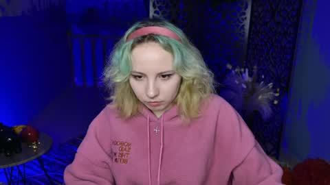 Jasmine online show from January 9, 11:14 am