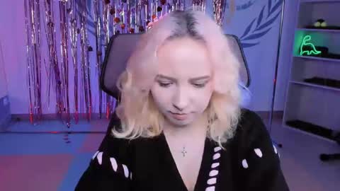 Jasmine online show from February 28, 11:25 am