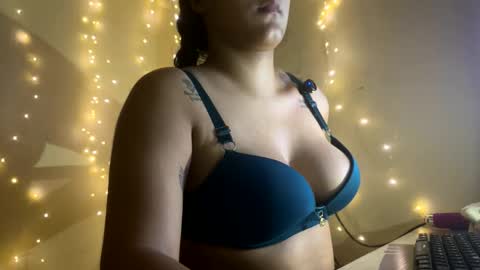 Jasmine online show from March 22, 1:31 am