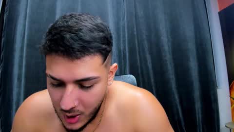 Snapshot of jason_shaw_ chatting on December 18, 6:36 pm Jasson Shaw online show from December 18, 6:36 pm