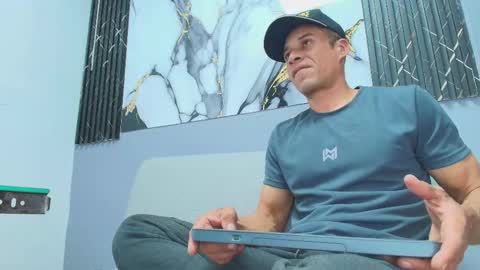 Snapshot of jason_tomas chatting on February 20, 7:47 pm Jason online show from February 20, 7:47 pm