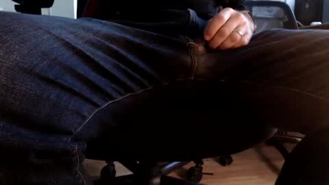 Snapshot of jasonholly chatting on January 22, 3:29 pm Benedick Cumbersnatch online show from January 22, 3:29 pm