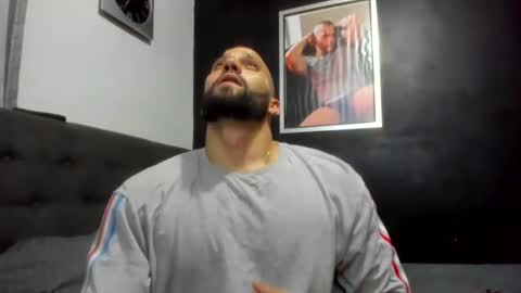 Snapshot of jasonmartiinez chatting on January 30, 2:27 am online show from January 30, 2:27 am